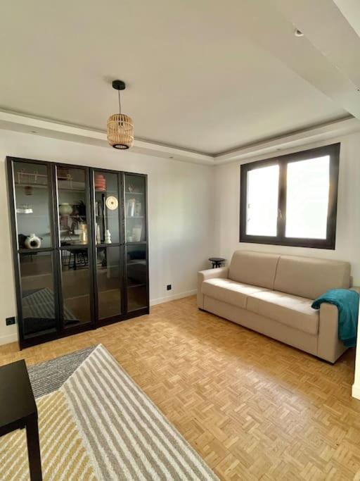 Magnifique Appartement Neuilly Sur Marne Entre Paris Et Disneyland Exterior photo